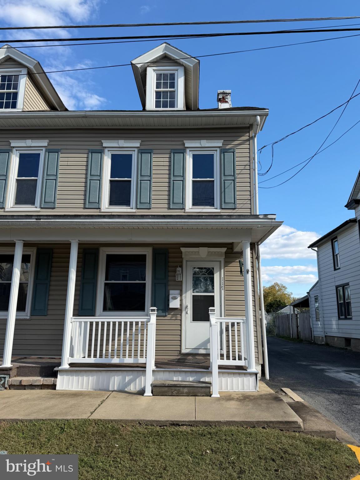 117 N Robeson St, Robesonia, PA 19551 photo