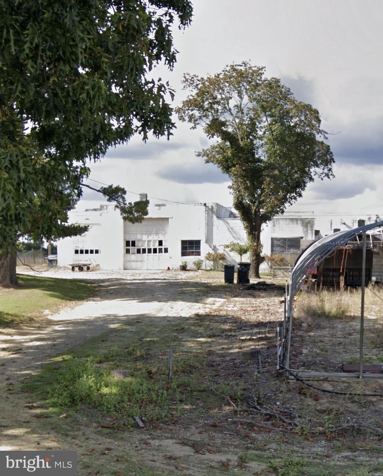 541 Oak Rd, Hammonton, NJ 08037 photo