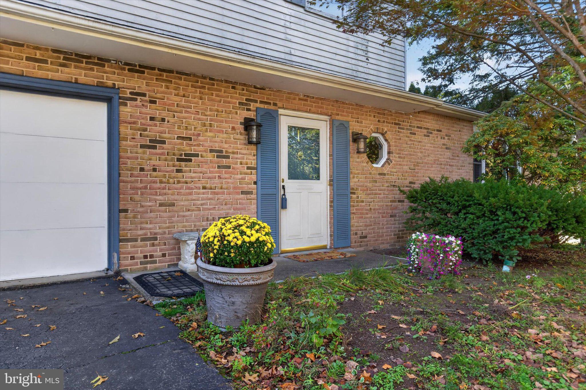 5869 Laurel St, Harrisburg, PA 17112 photo