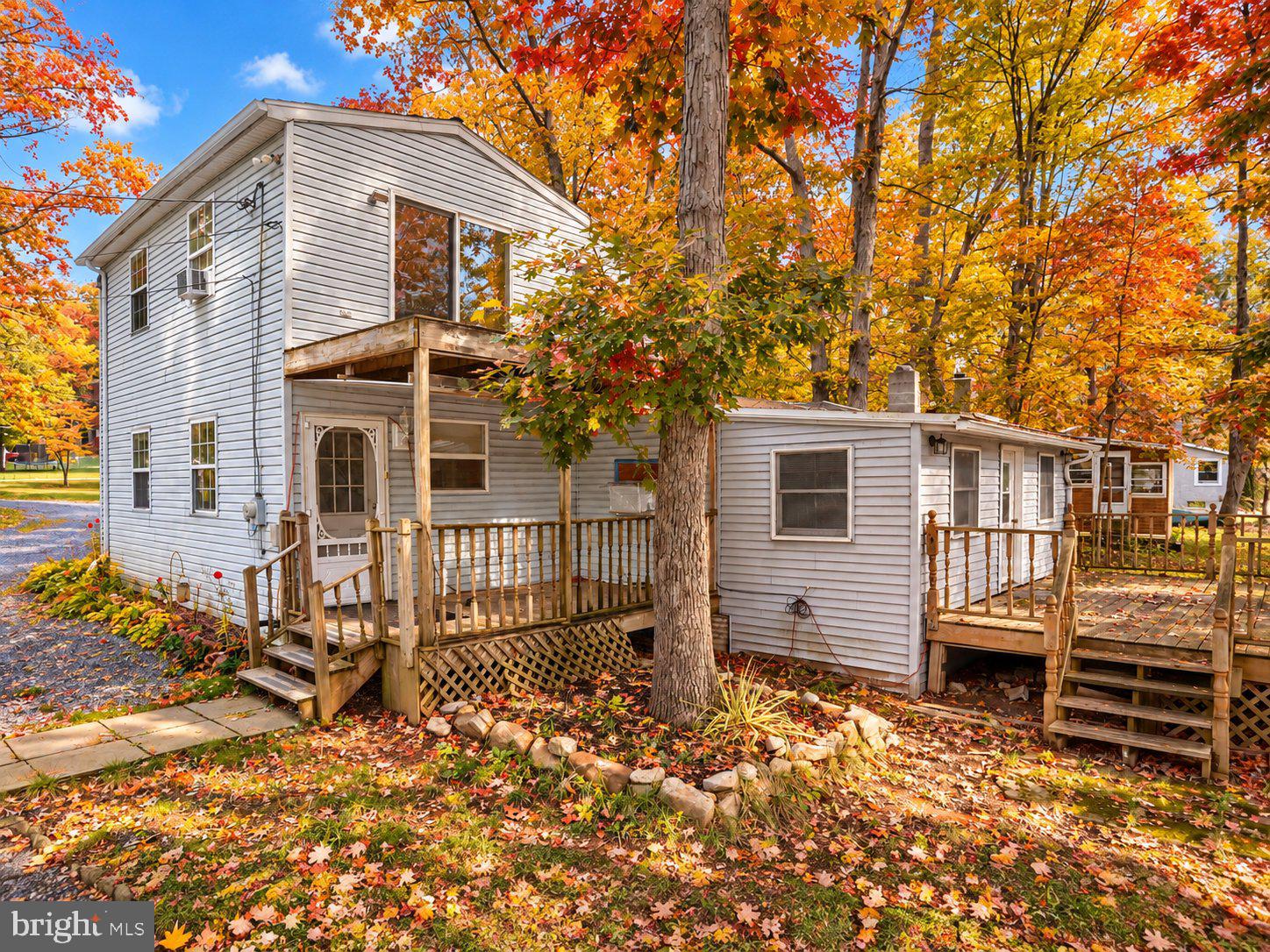 146 Lakeside Dr, Fredericksburg, PA 17026 photo