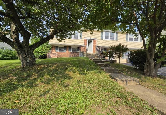 1946 Birchwood Park Dr, Cherry Hill, NJ 08003