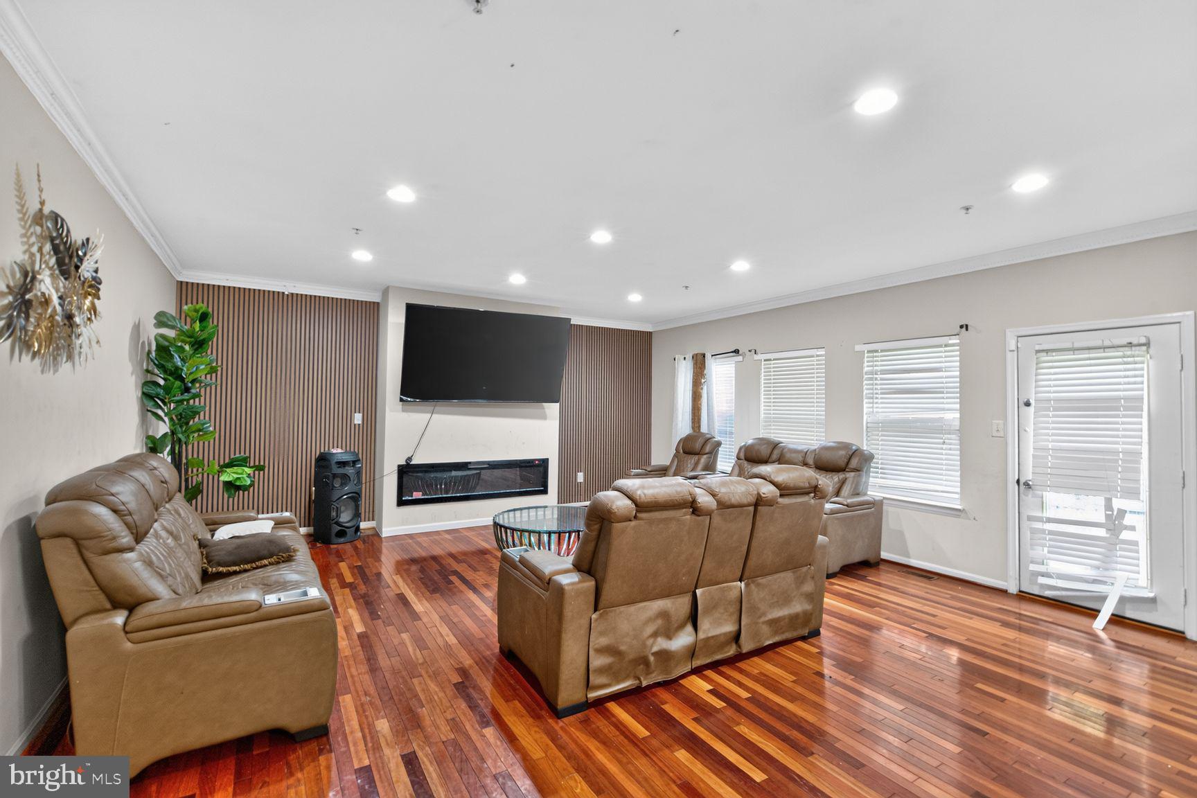 12416 Rochino Ct, Glenn Dale, MD 20769 photo