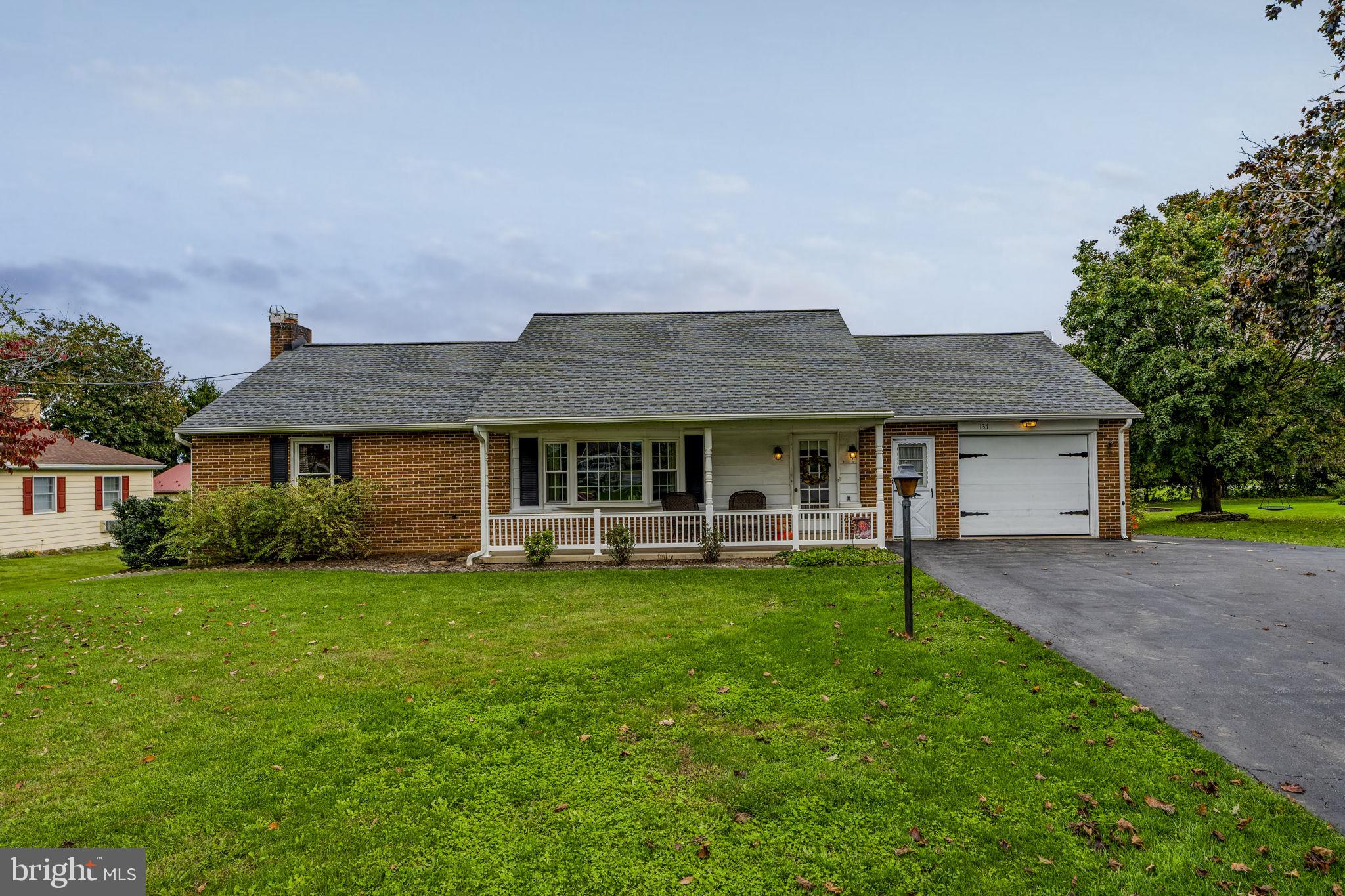 137 Ewell Rd, East Earl, PA 17519