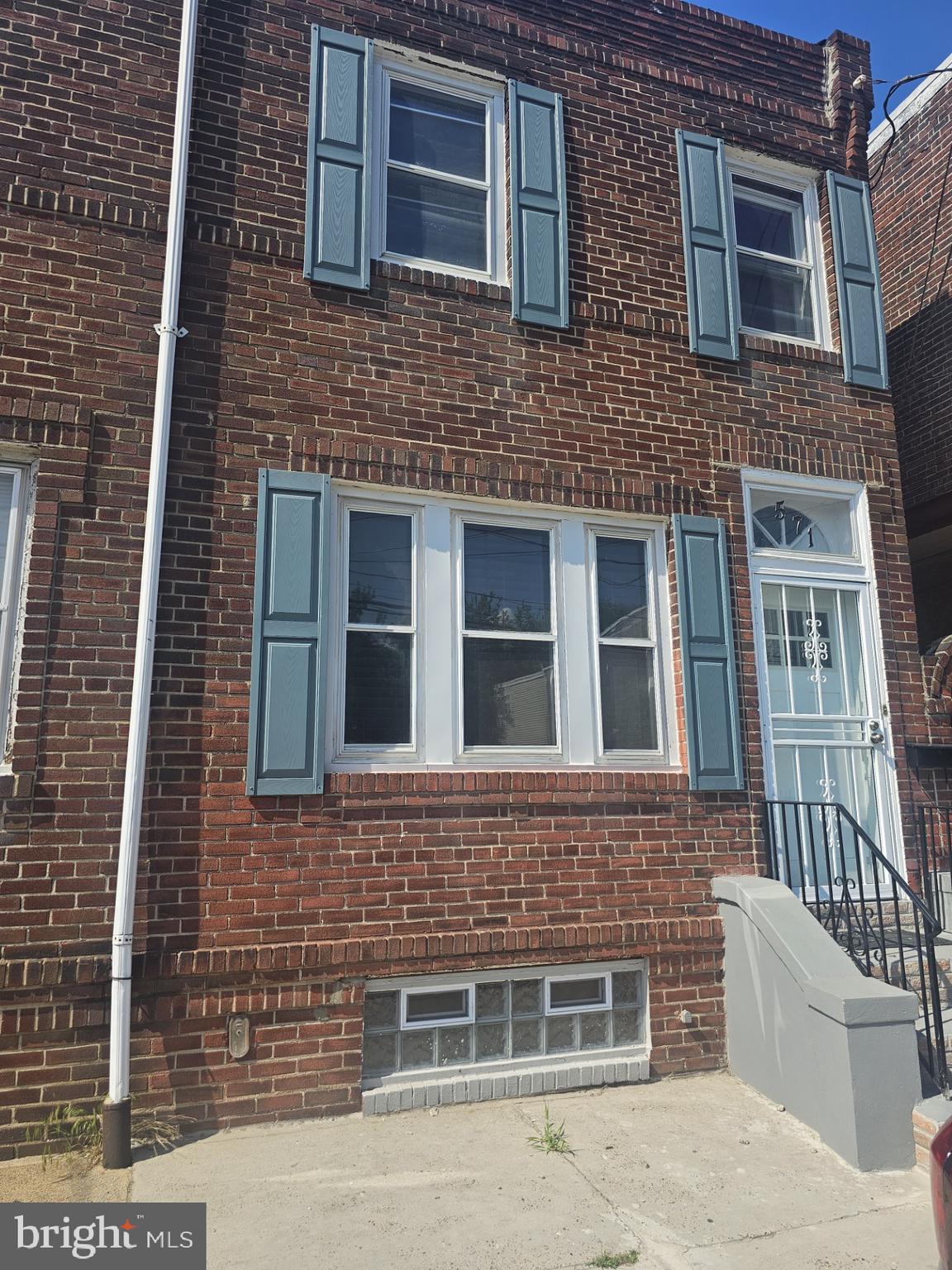 571 Clinton St, Camden, NJ 08103