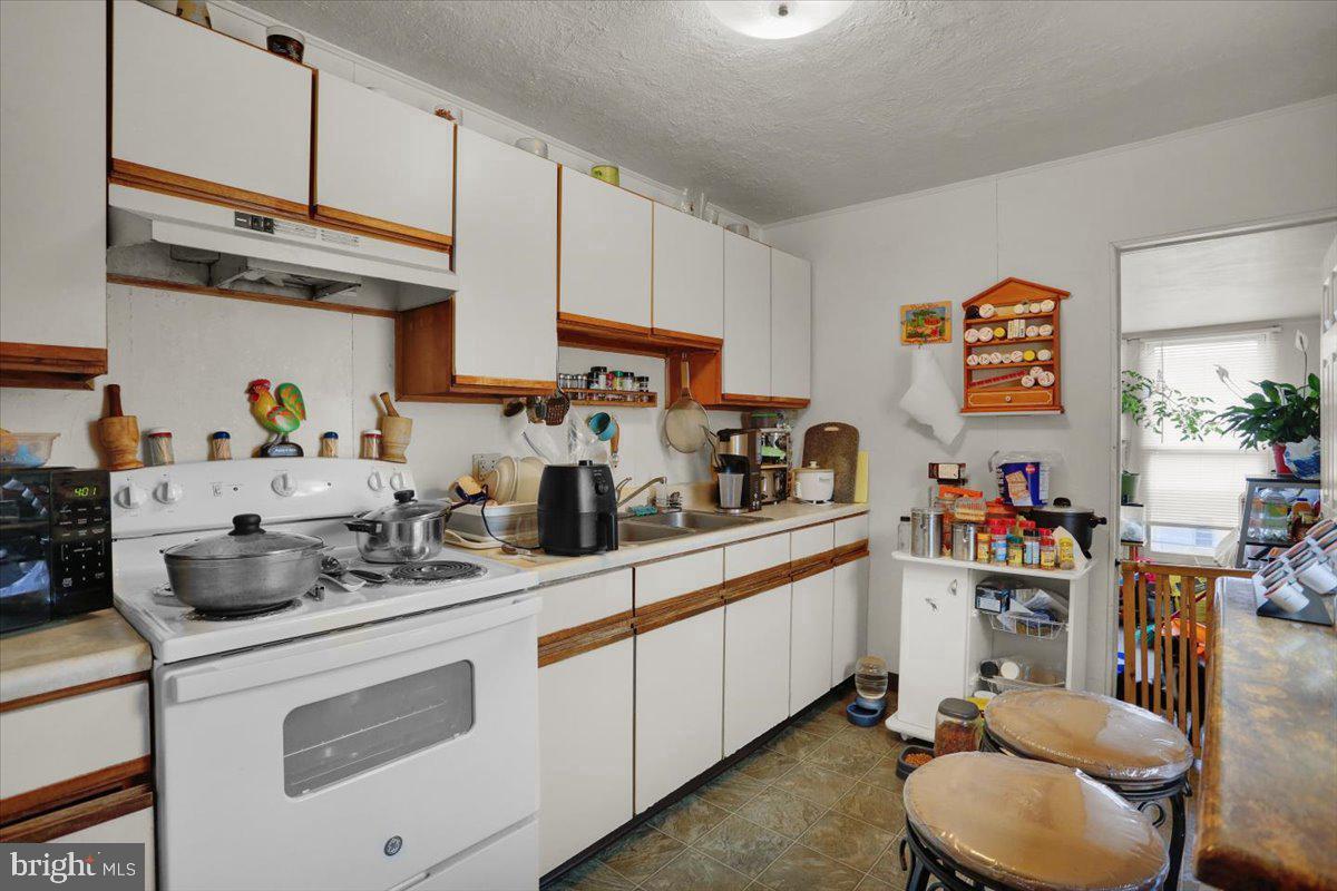 838 N 12th St, Reading, PA 19604 photo