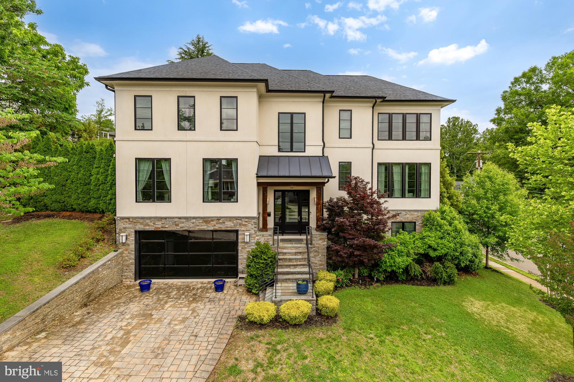 3701 38 Th St, Arlington, VA 22207