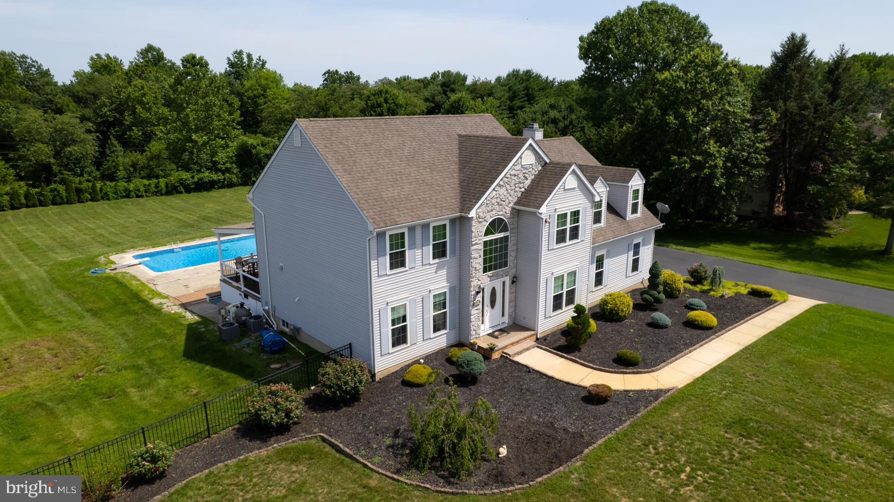 106 Kirschling Dr, Swedesboro, NJ 08085 photo