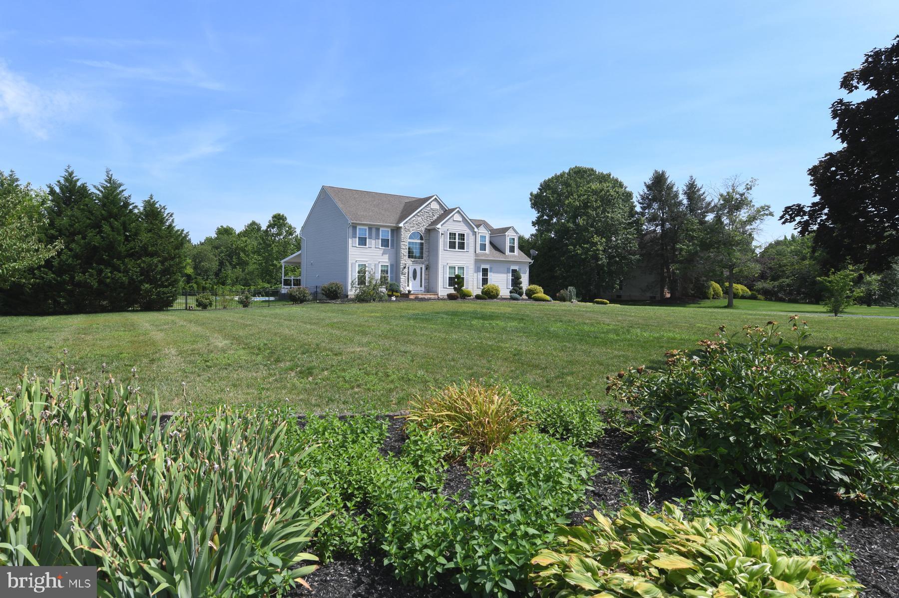 106 Kirschling Dr, Swedesboro, NJ 08085 photo