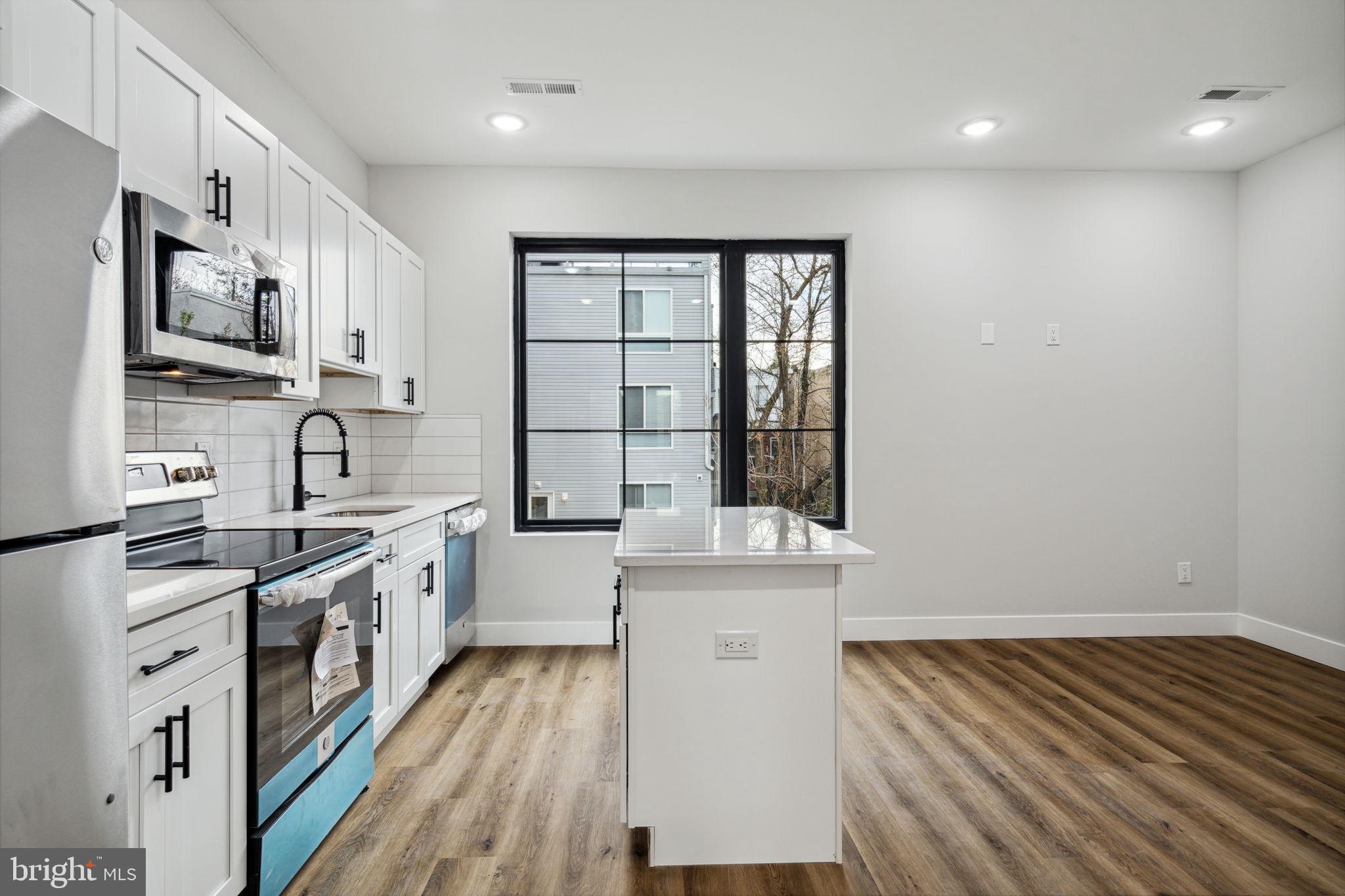 1840 42 N Gratz St, Philadelphia, PA 19121 photo