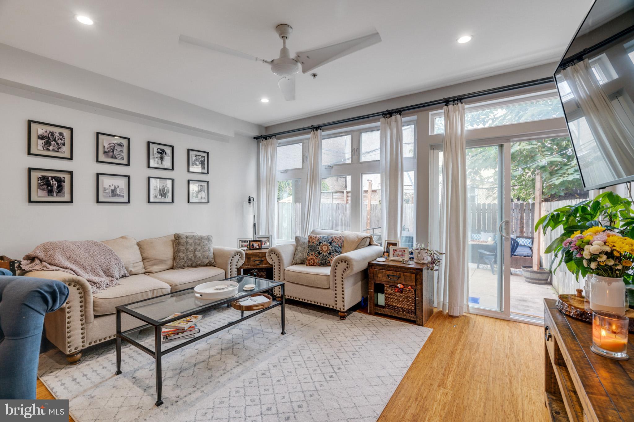 1637 Carpenter St, Philadelphia, PA 19146 photo
