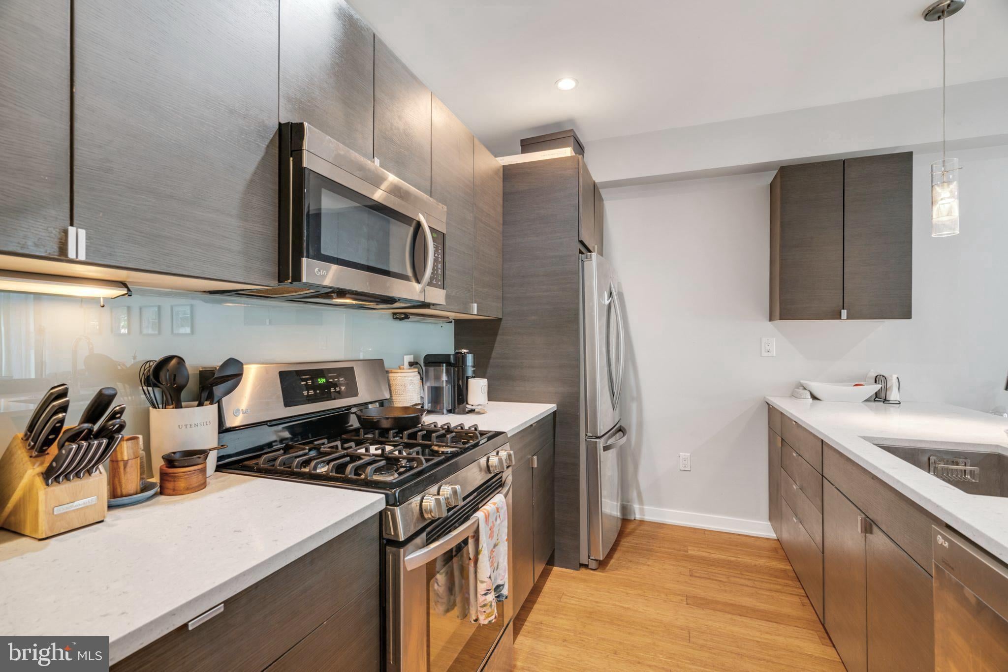 1637 Carpenter St, Philadelphia, PA 19146 photo