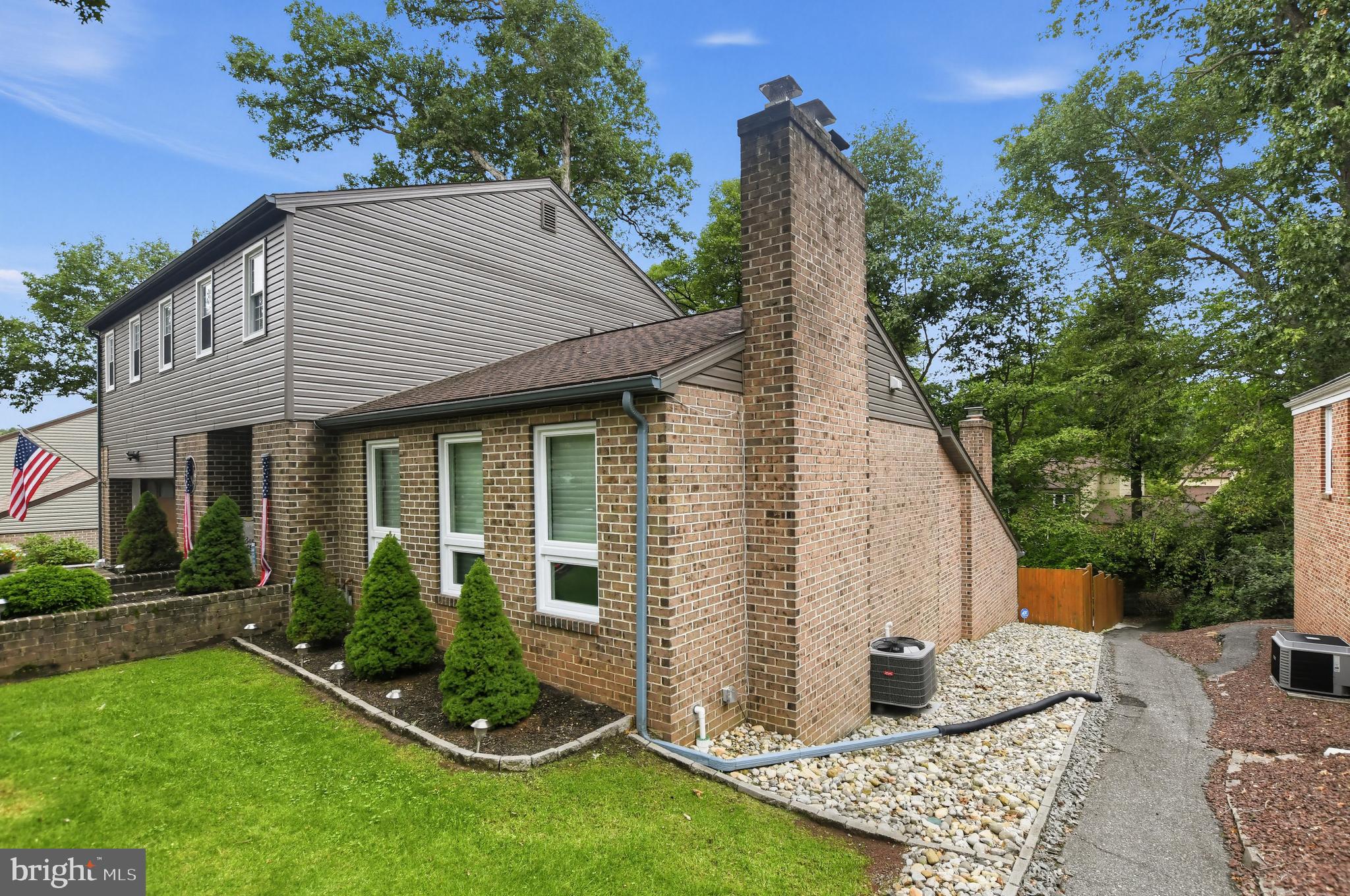 10 Nassau Cir, Reading, PA 19607 photo