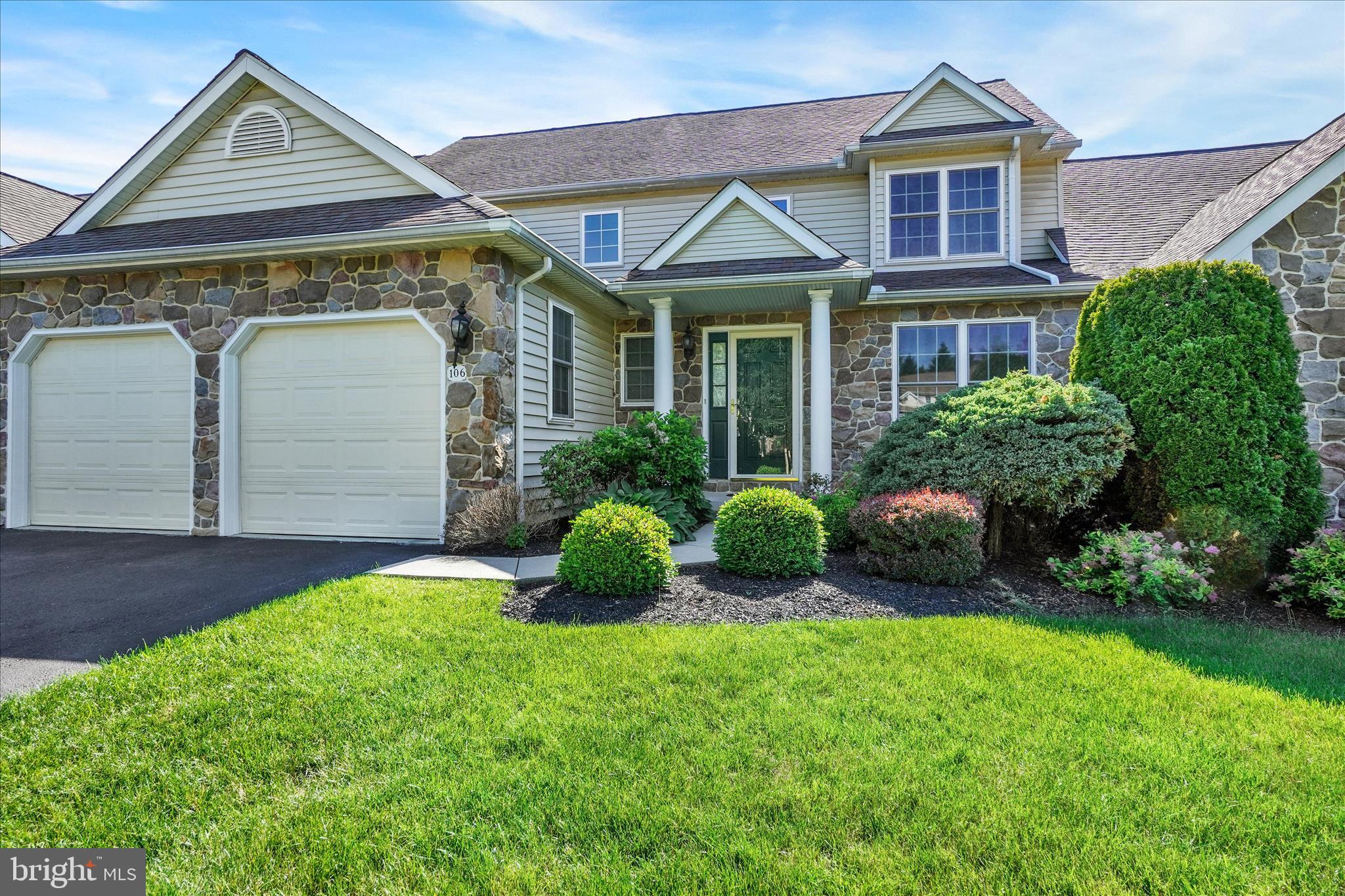 106 Fountain Dr, York, PA 17402