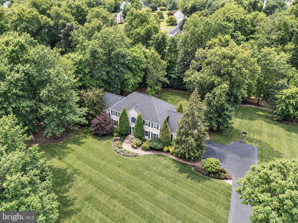 1 Maxwell Ct, Flemington, NJ 08822