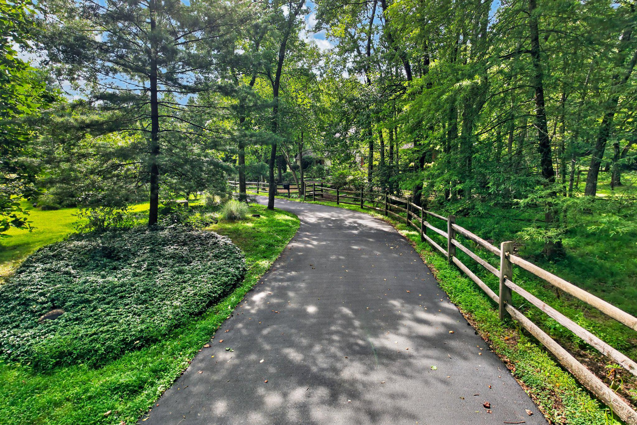 1084 Kaolin Rd, Kennett Square, PA 19348 photo
