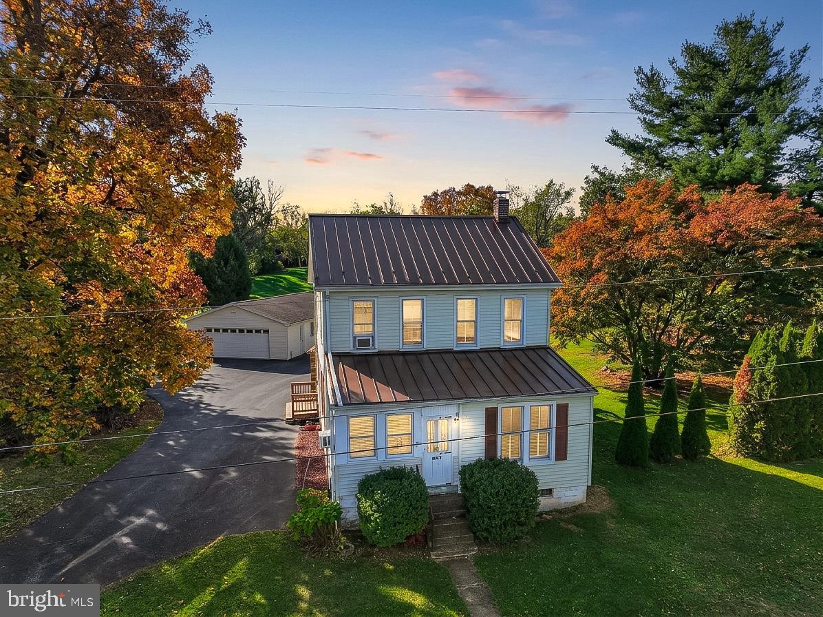 677 Sinking Spring Ln, York, PA 17404