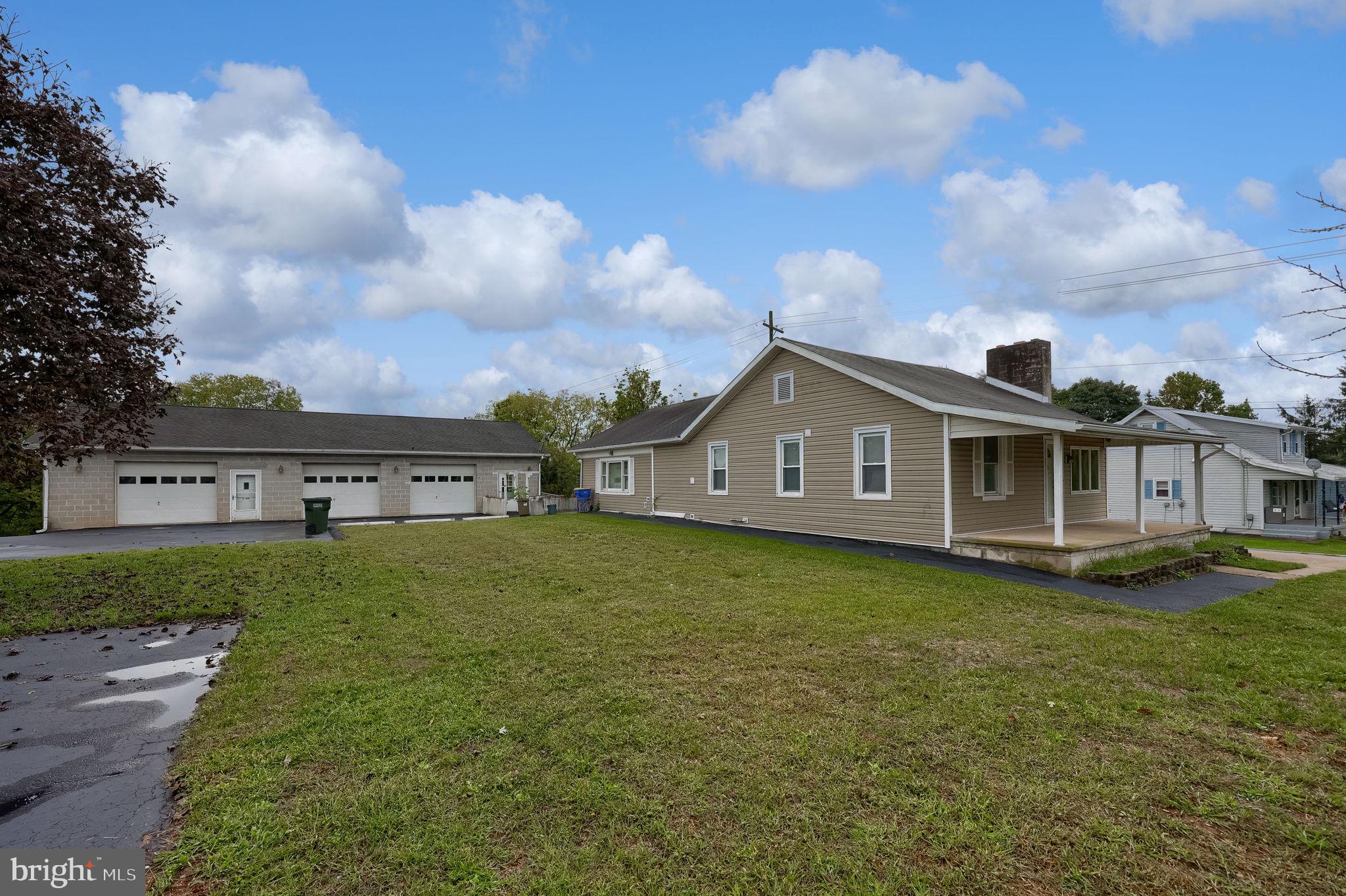 430 Hykes Mill Rd, Manchester, PA 17345