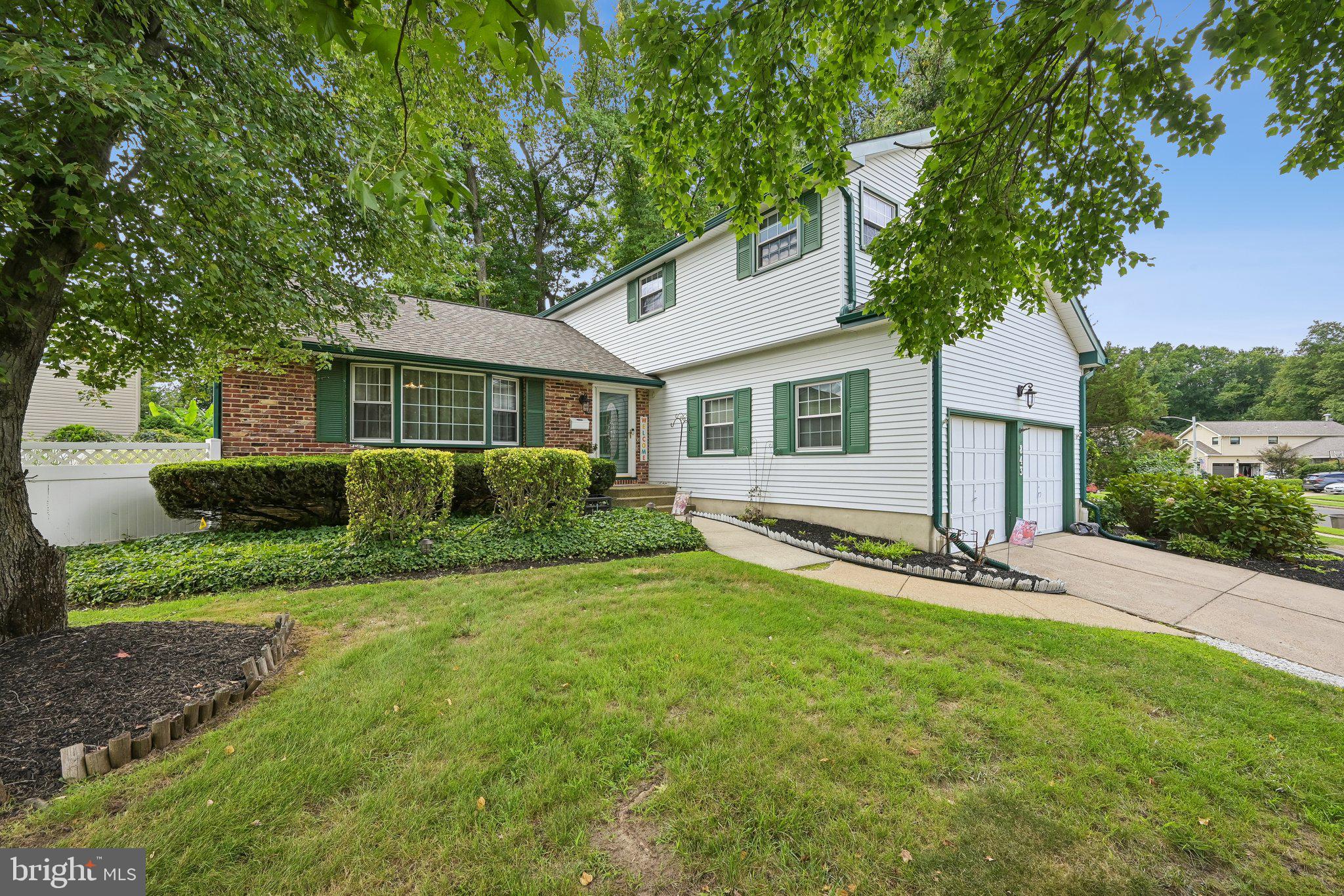 843 Lafayette Dr, Mount Laurel, NJ 08054 photo