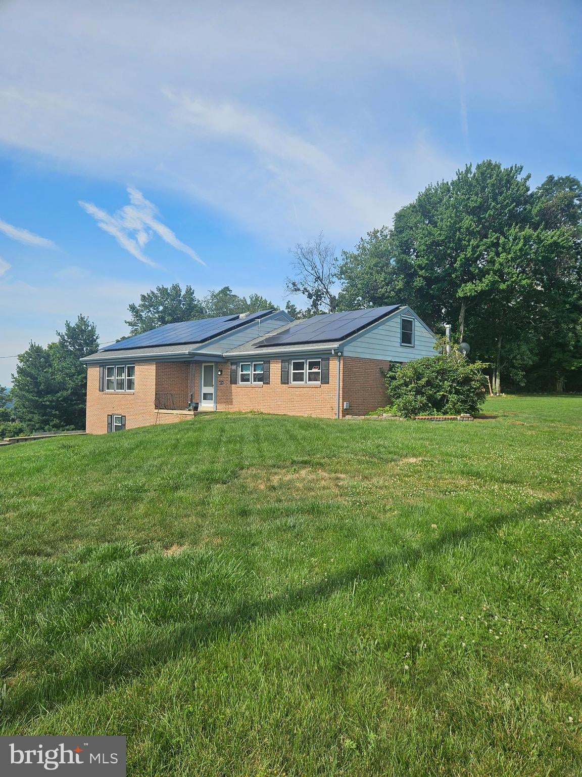 332 Indian Head Rd, Columbia, PA 17512
