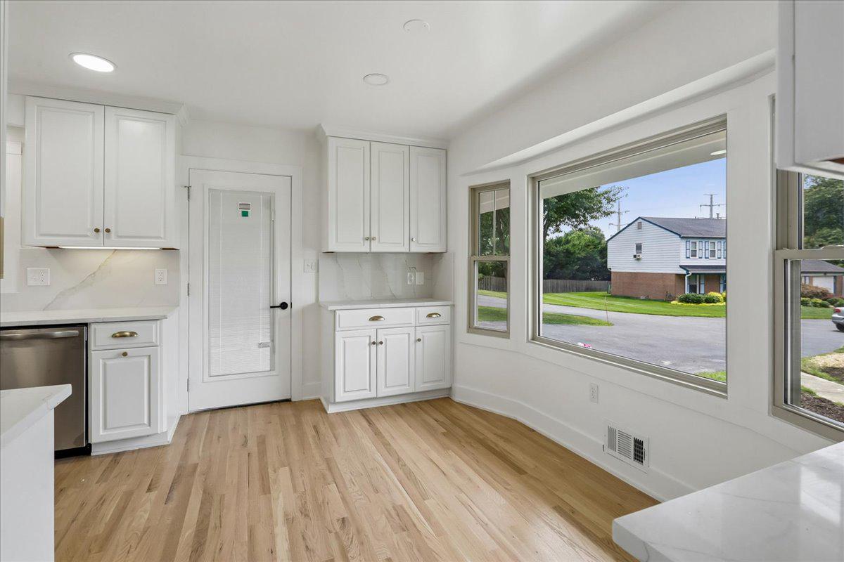 8607 Wild Olive Dr, Potomac, MD 20854 photo