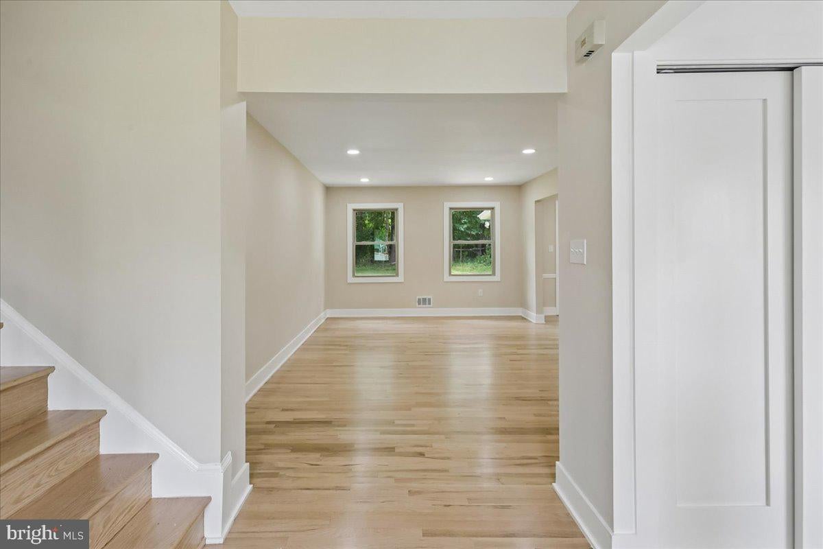 8607 Wild Olive Dr, Potomac, MD 20854 photo