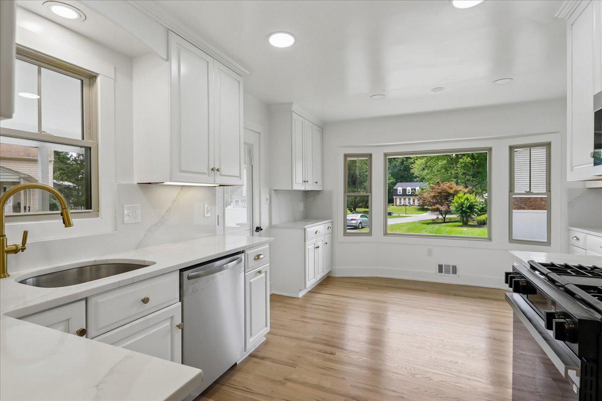 8607 Wild Olive Dr, Potomac, MD 20854 photo