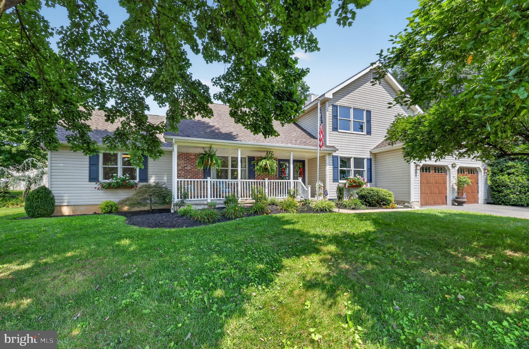 102 Holly Ct, Mullica Hill, NJ 08062