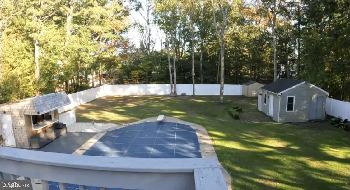 12 6th St, Barnegat, NJ 08005