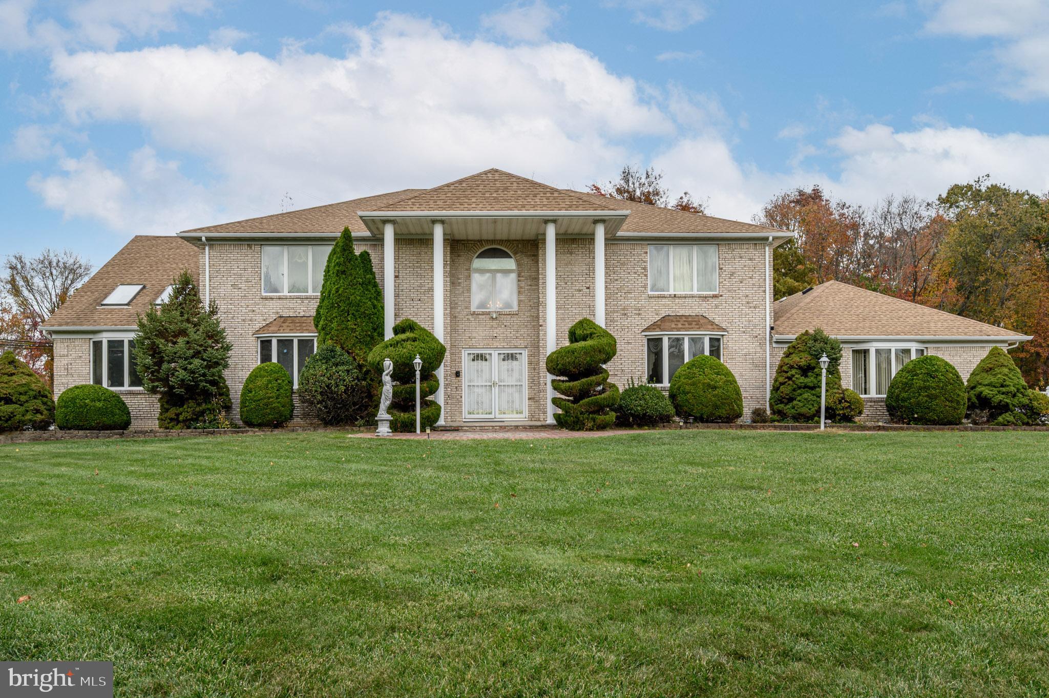 4 Drinking Brook Rd, Monmouth Junction, NJ 08852