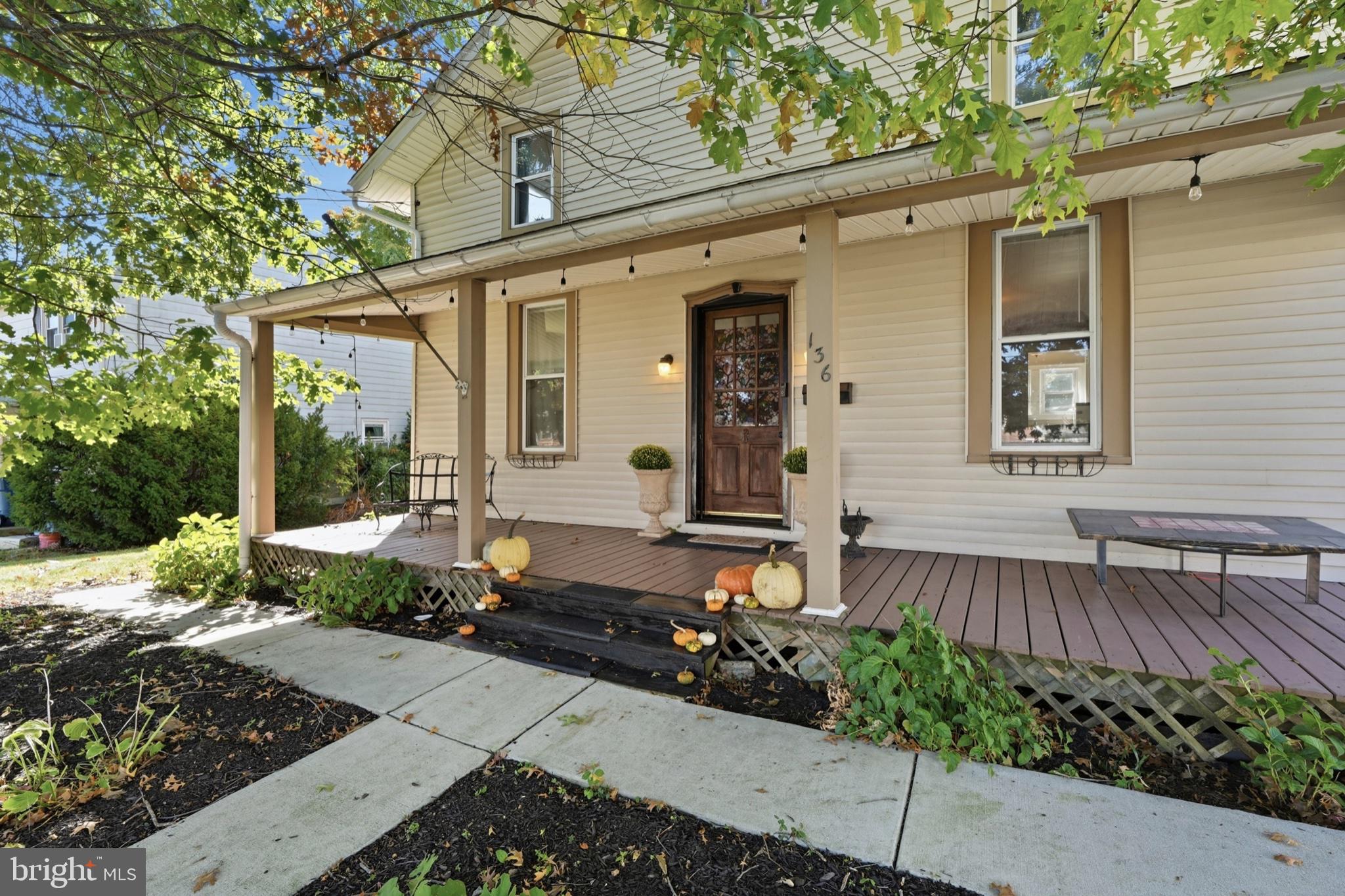 136 N Branch St, Sellersville, PA 18960 photo