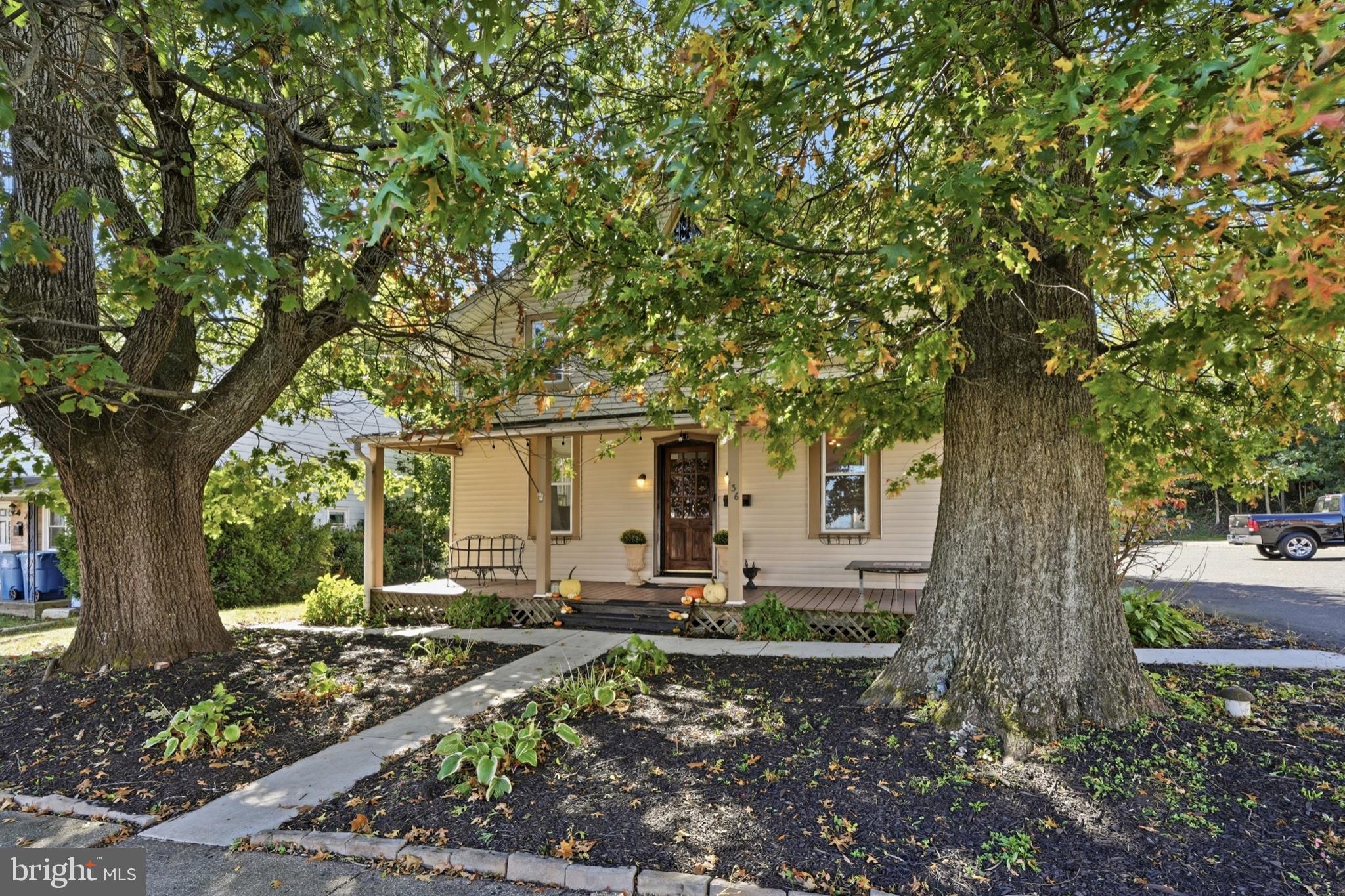 136 N Branch St, Sellersville, PA 18960 photo