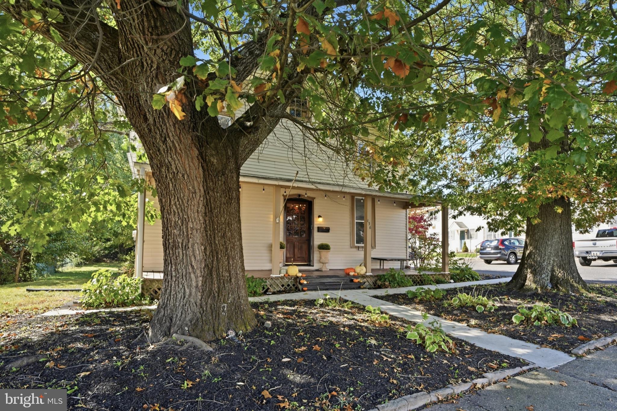 136 N Branch St, Sellersville, PA 18960 photo