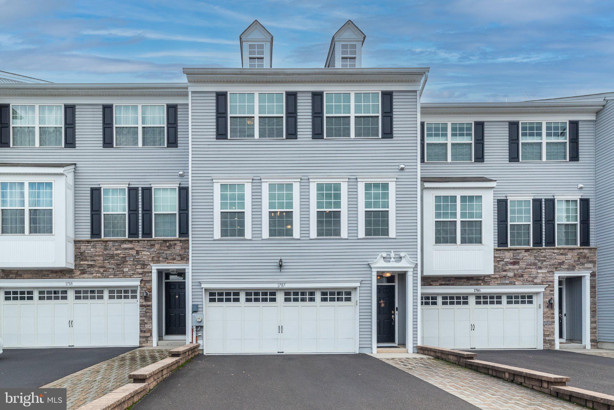 1787 Hickory Ln, Langhorne, PA 19047
