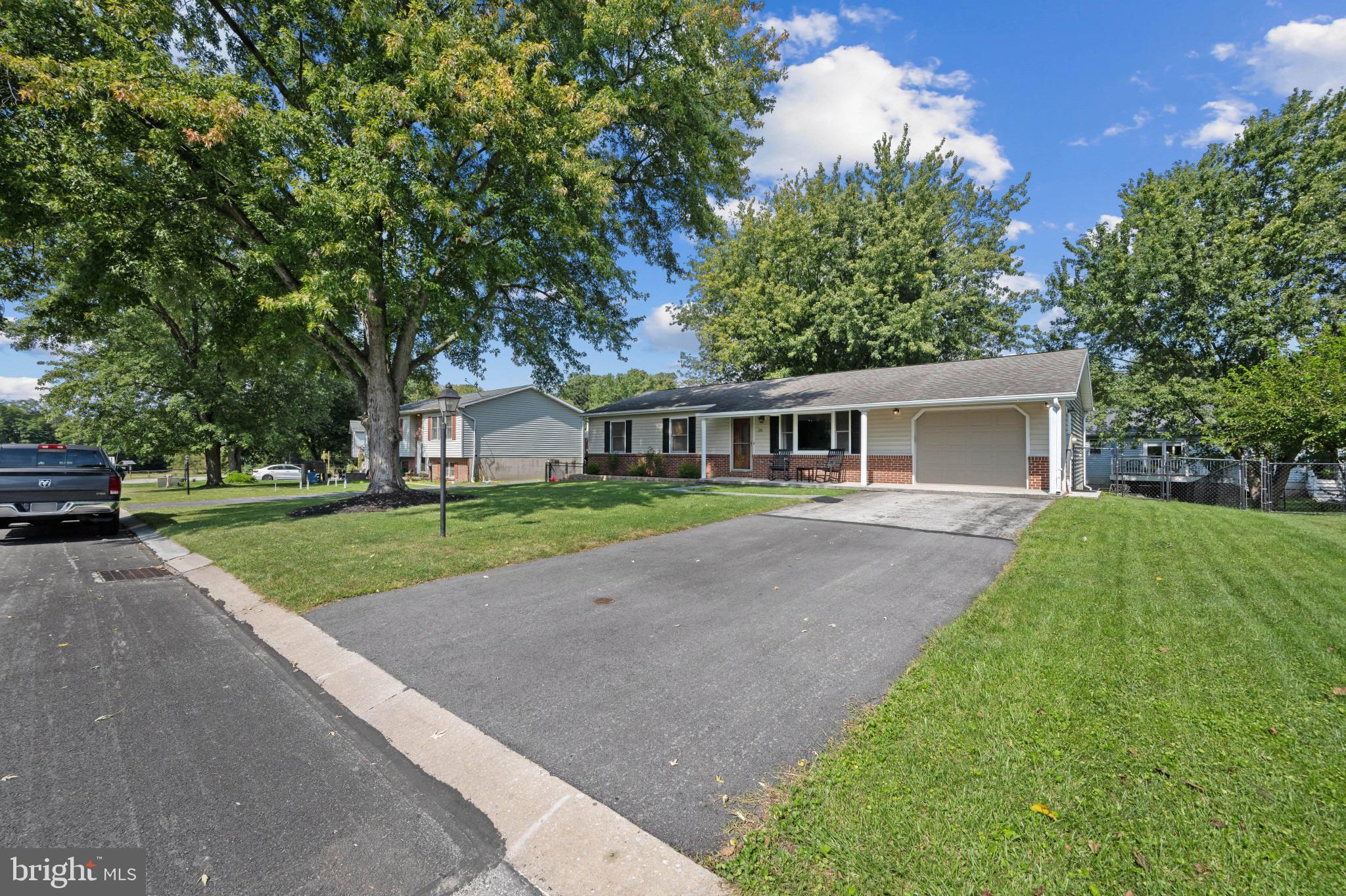 20 Cardinal Dr, Hanover, PA 17331 photo