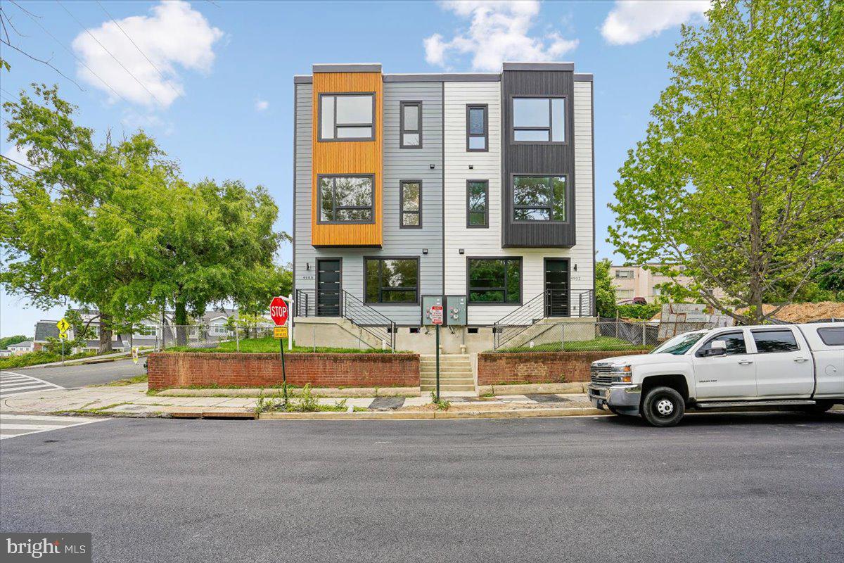 4900 Astor Pl, Washington, DC 20019 photo