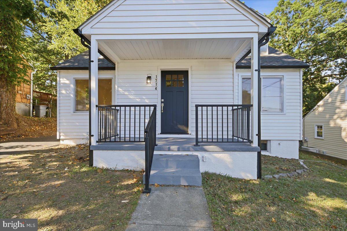 1714 Wycliffe Ave, Parkville, MD 21234 photo