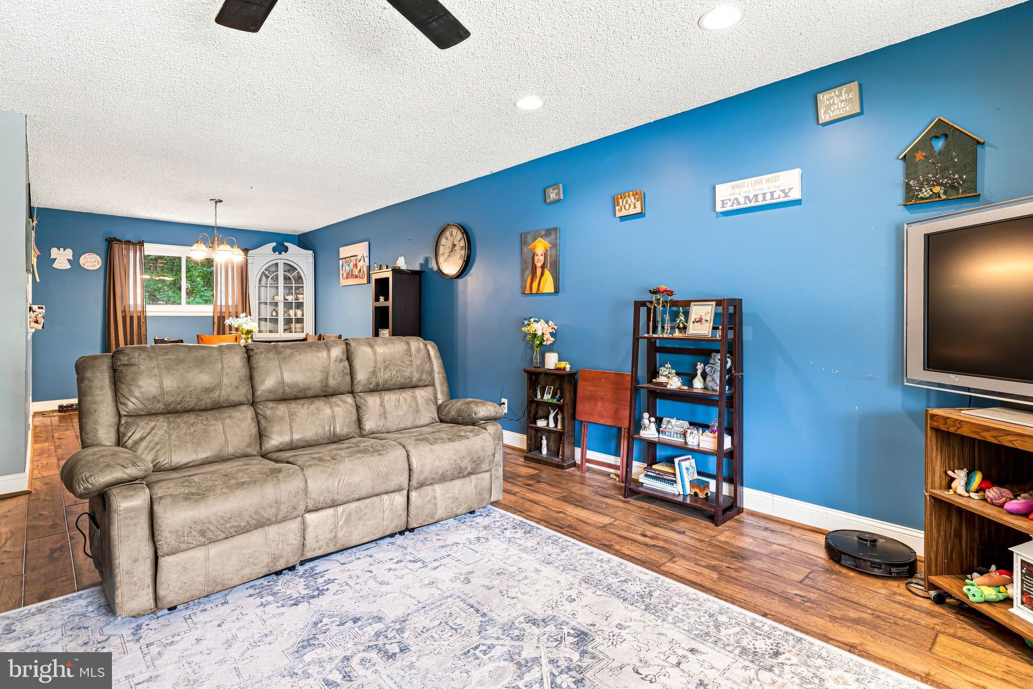 337 Golf Hills Rd, Havertown, PA 19083 photo