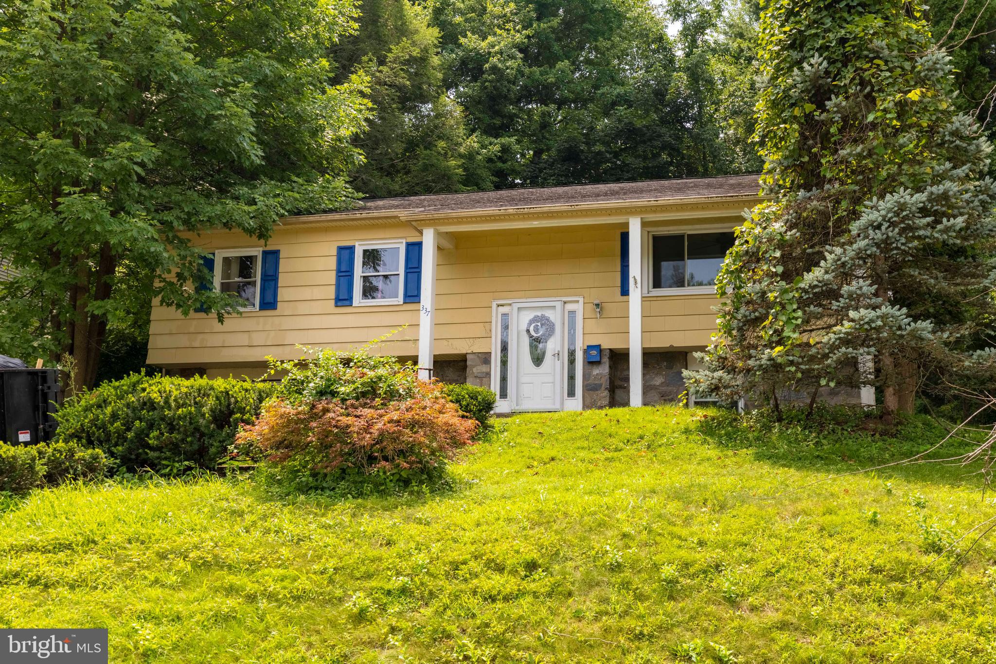 337 Golf Hills Rd, Havertown, PA 19083 photo