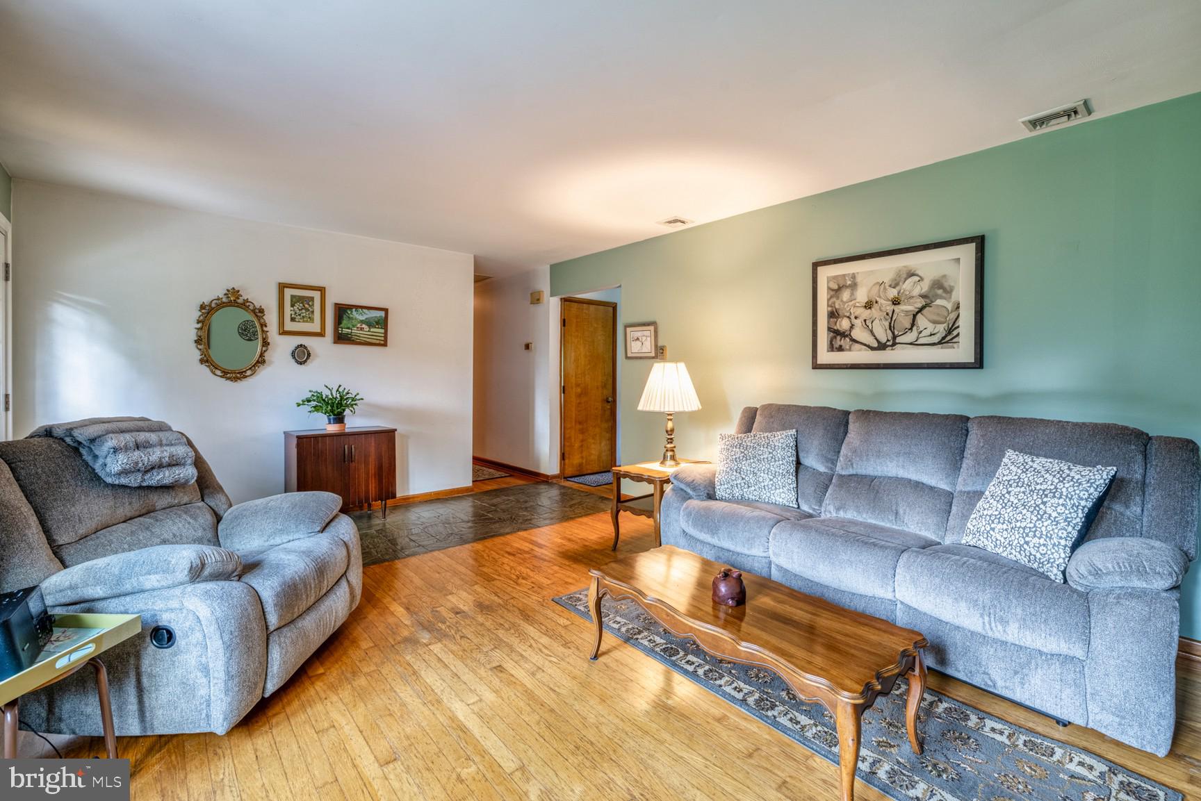 25 Elm Creek Rd, Cochranville, PA 19330 photo