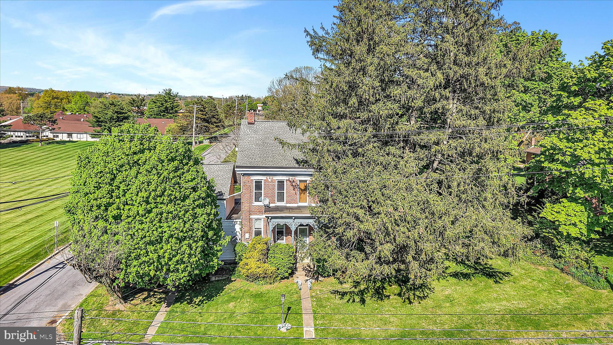 406 Noble St, Kutztown, PA 19530 photo