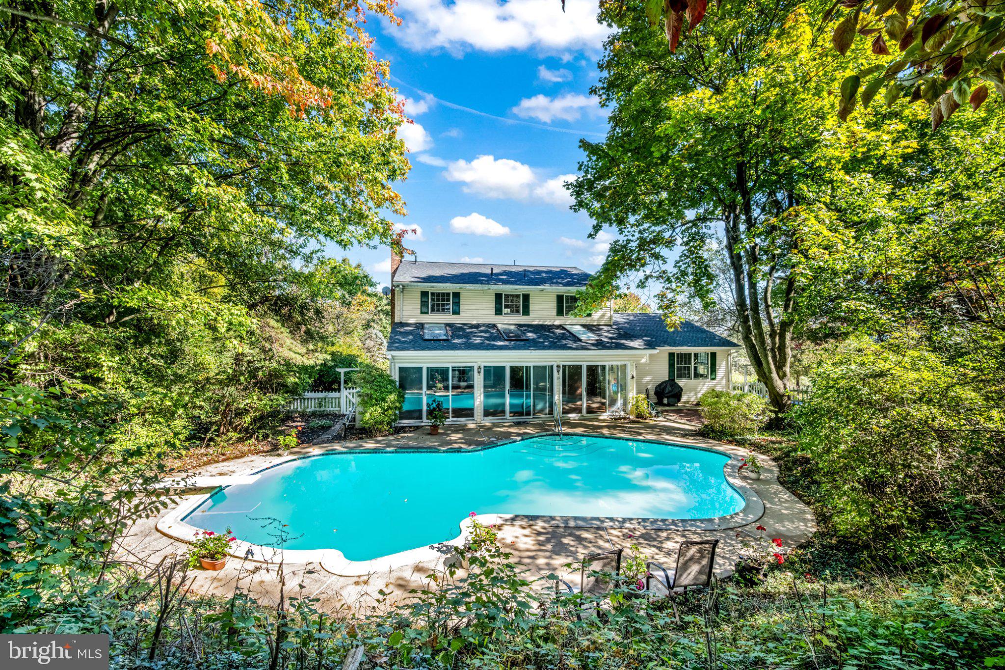 35 Peach Tree Ln, Sinking Spring, PA 19608 photo