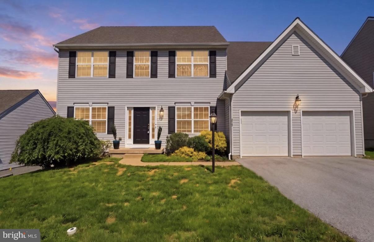 215 Azalea Dr, Windsor, PA 17366