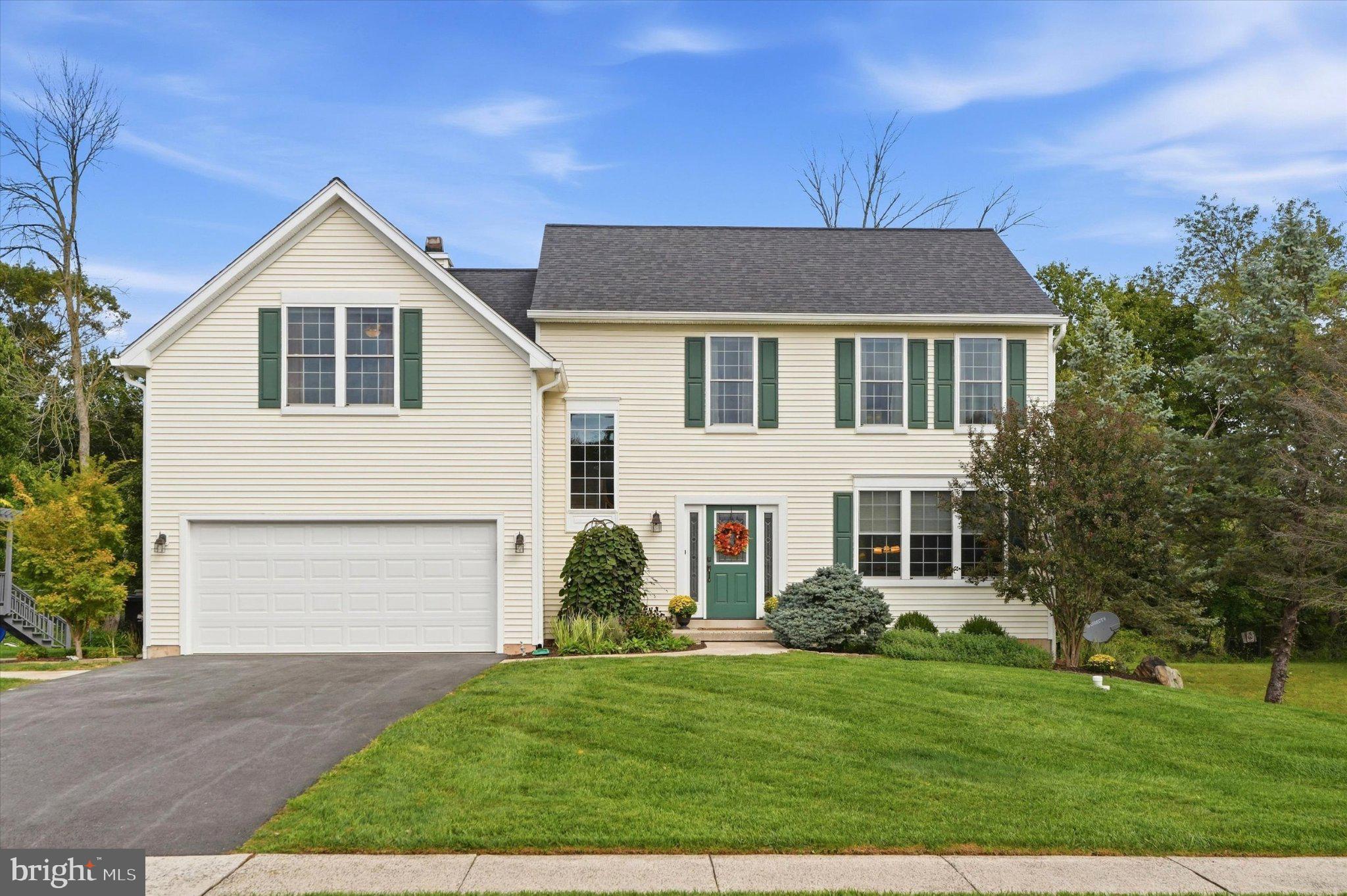 417 Greene Ln, Phoenixville, PA 19460 photo