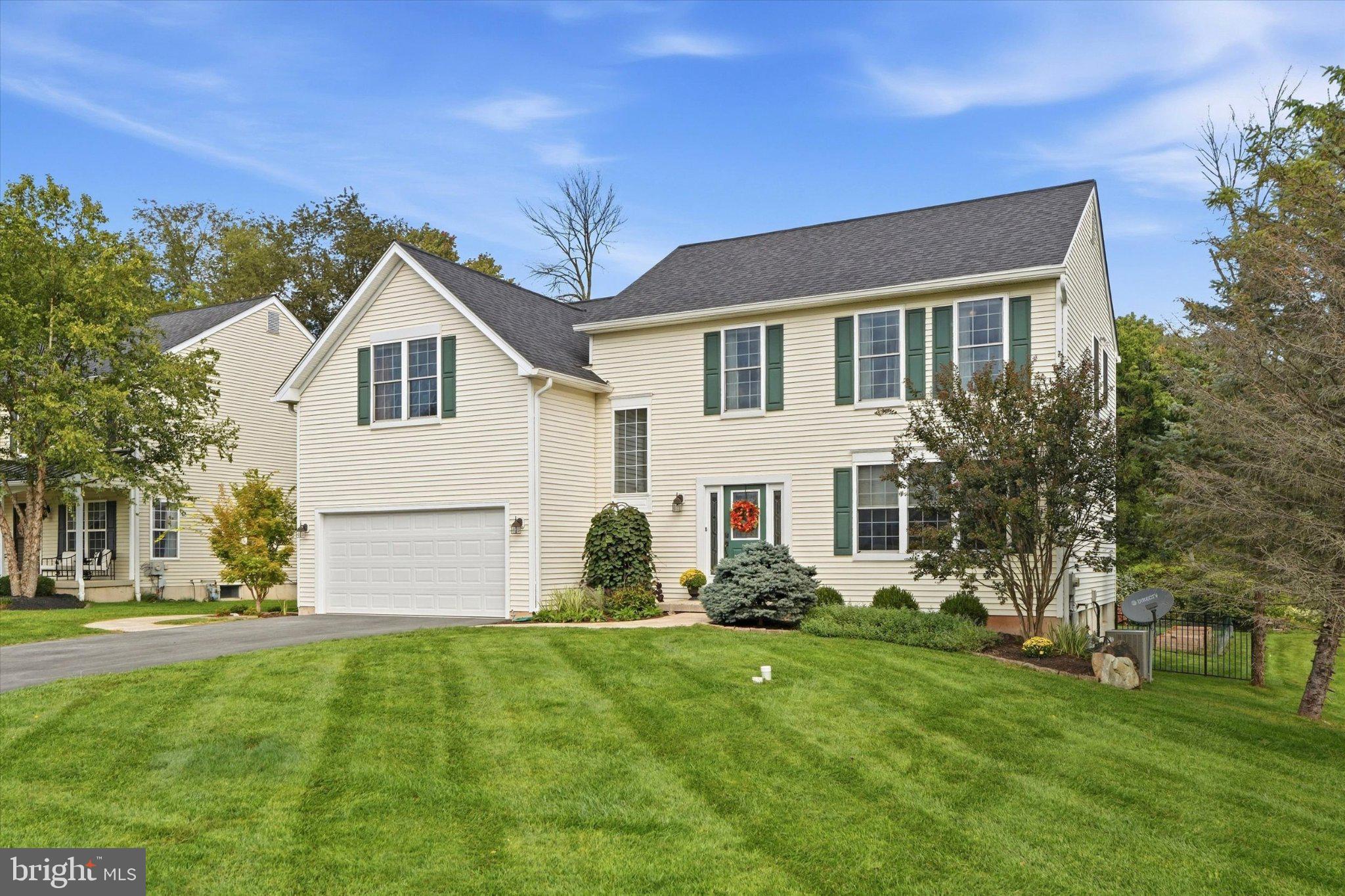 417 Greene Ln, Phoenixville, PA 19460