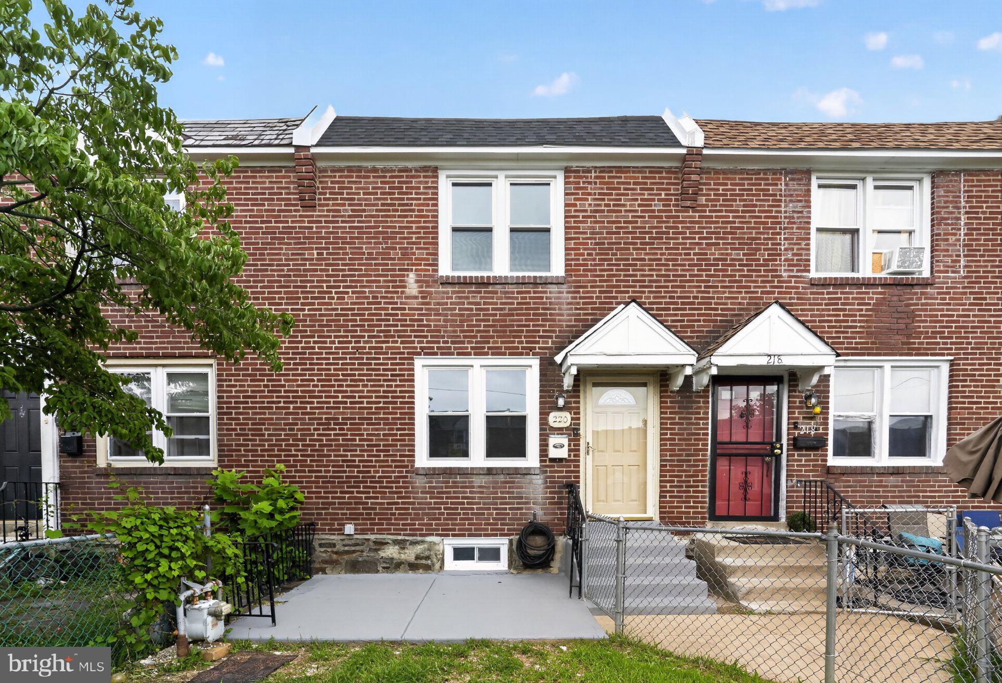 220 Weymouth Rd, Darby, PA 19023
