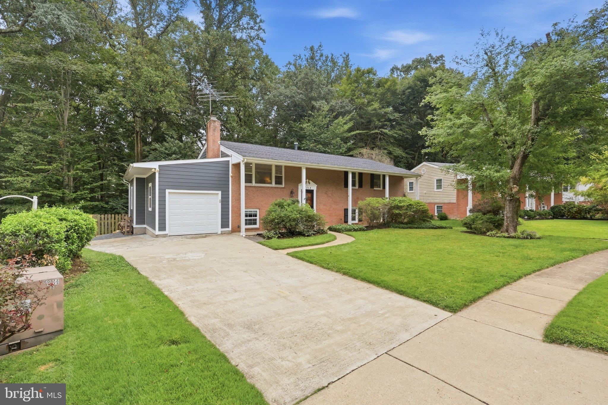 7113 Hadlow Ct, Springfield, VA 22152 photo