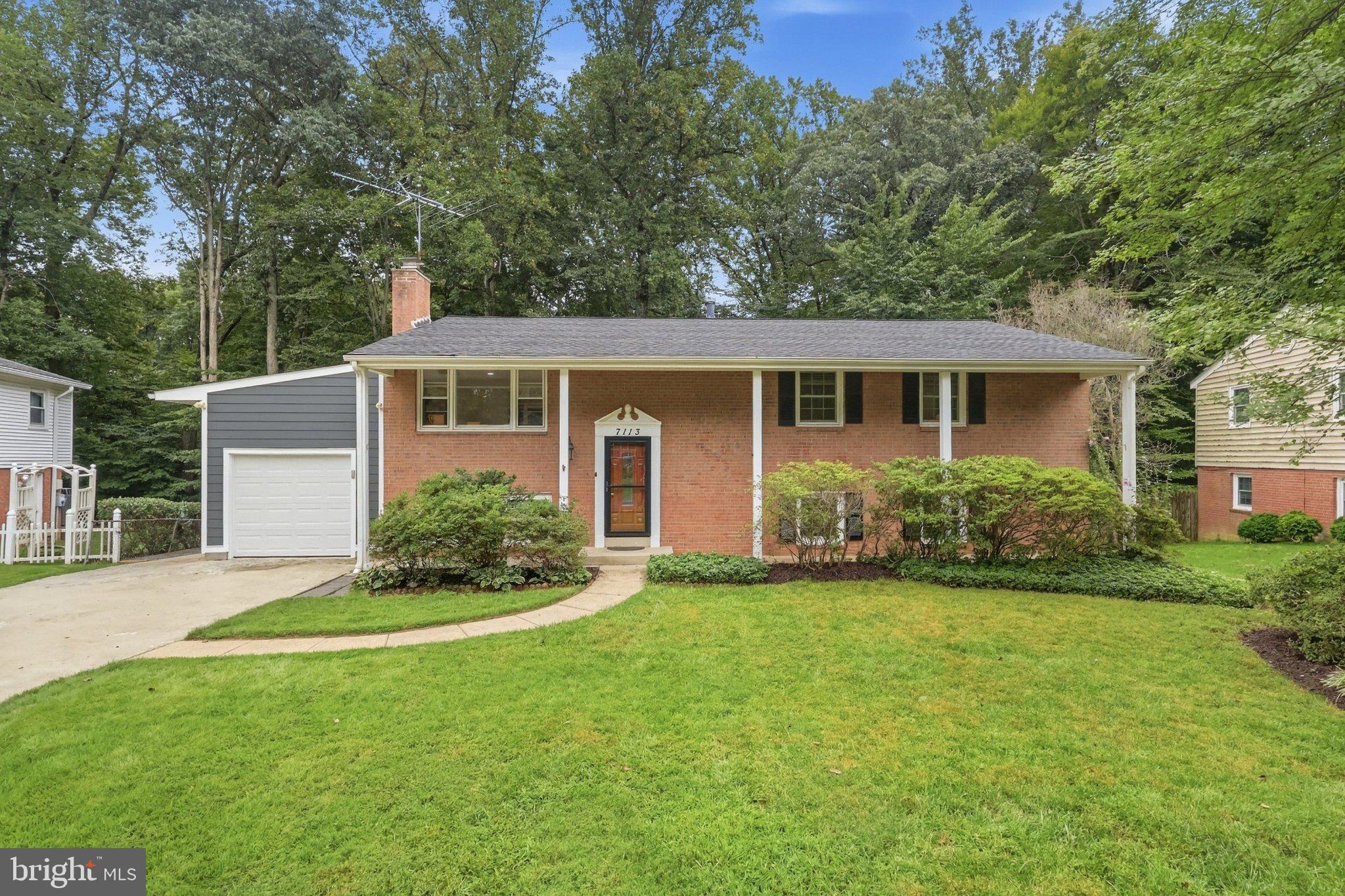 7113 Hadlow Ct, Springfield, VA 22152