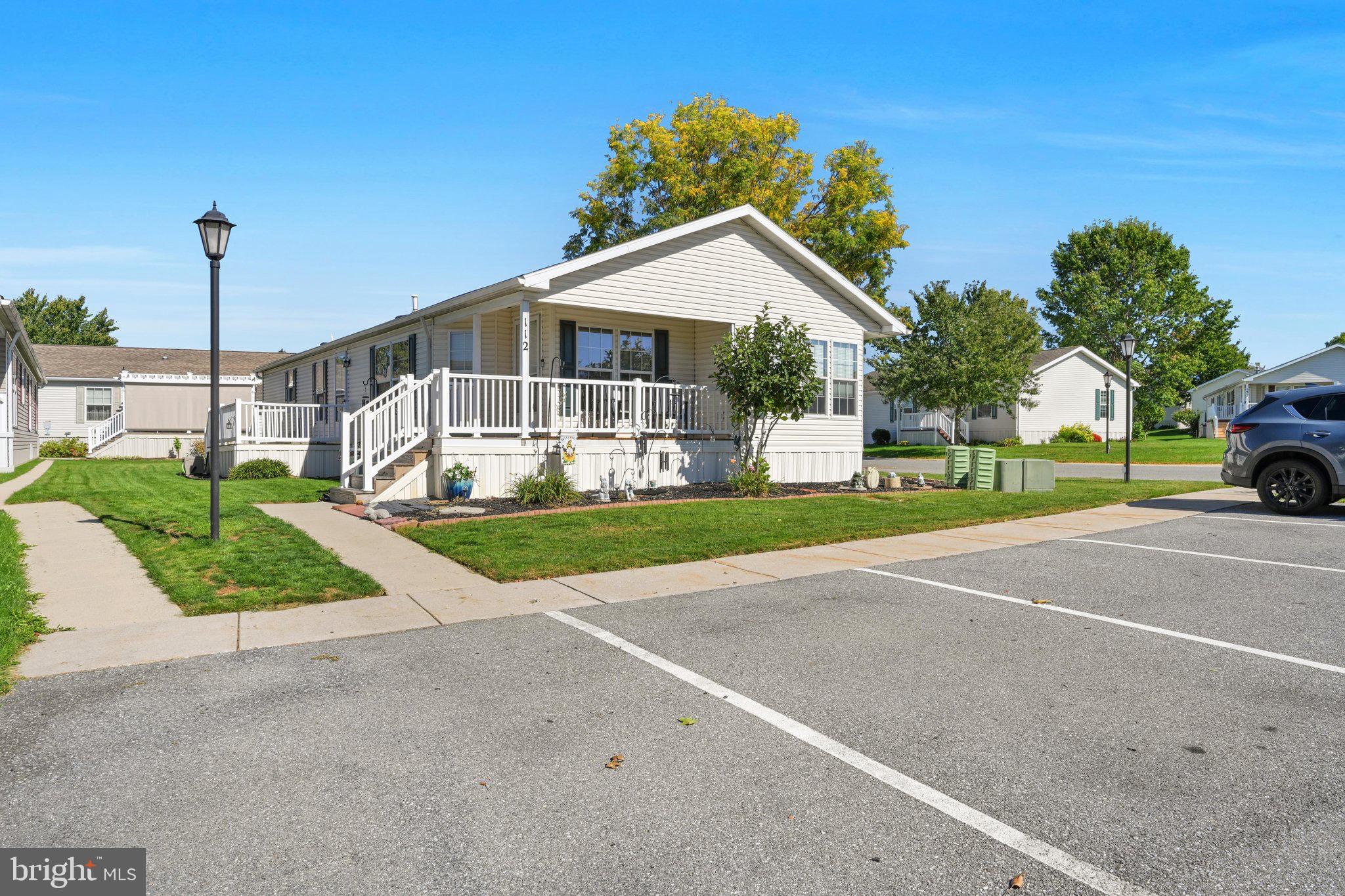 112 Summers Dr, Lancaster, PA 17601