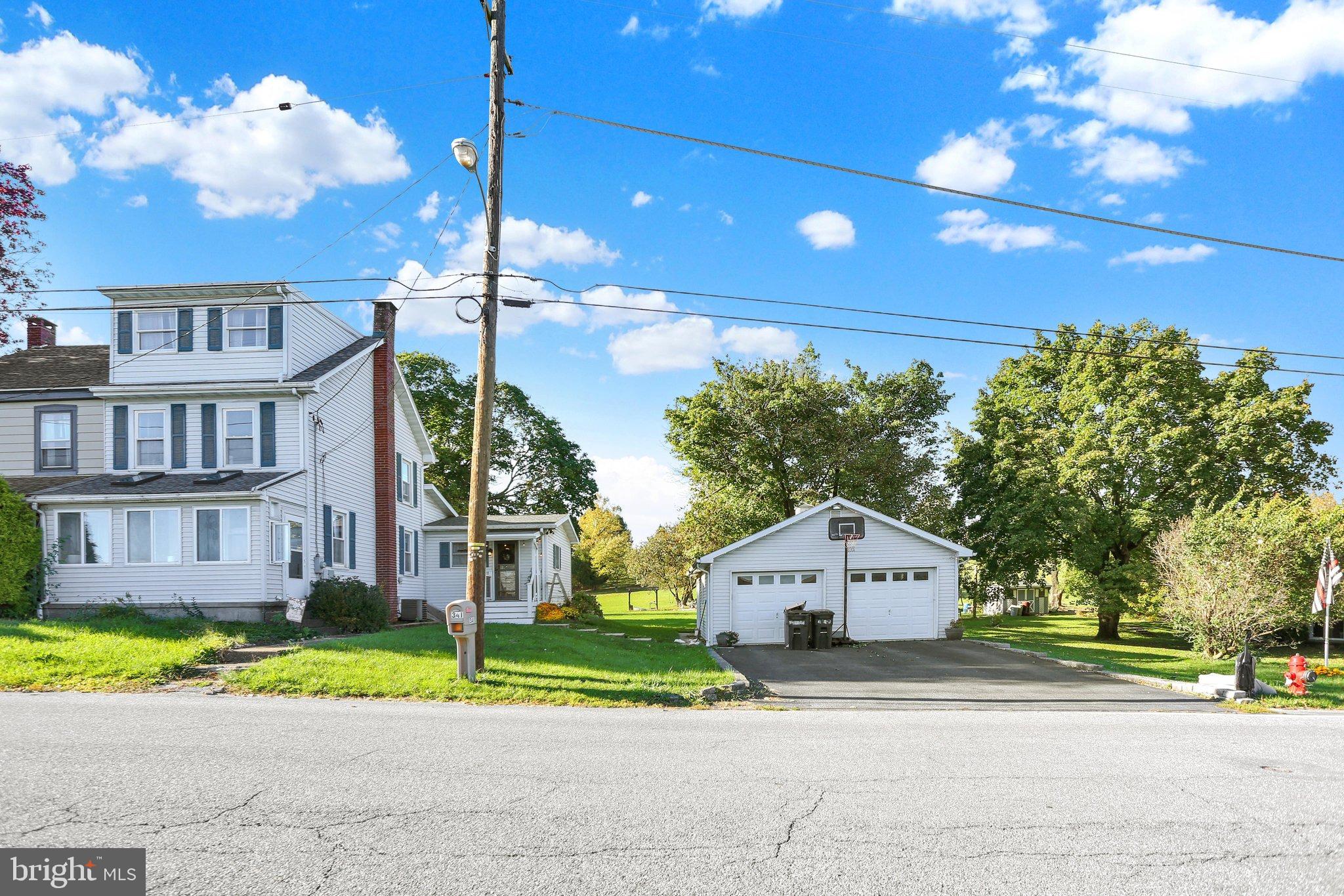 341 Chestnut St, Leesport, PA 19533