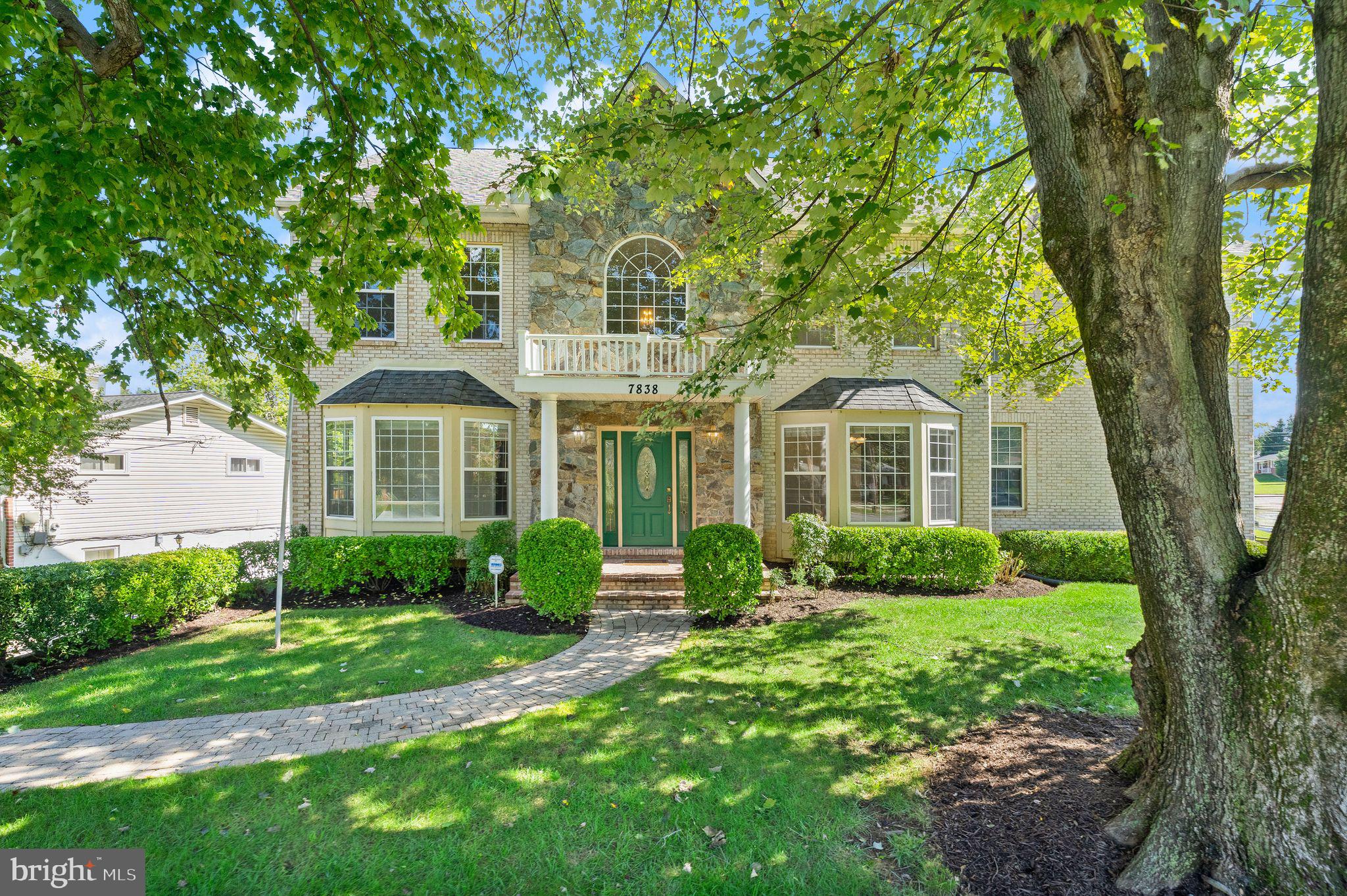 7838 Heritage Dr, Annandale, VA 22003
